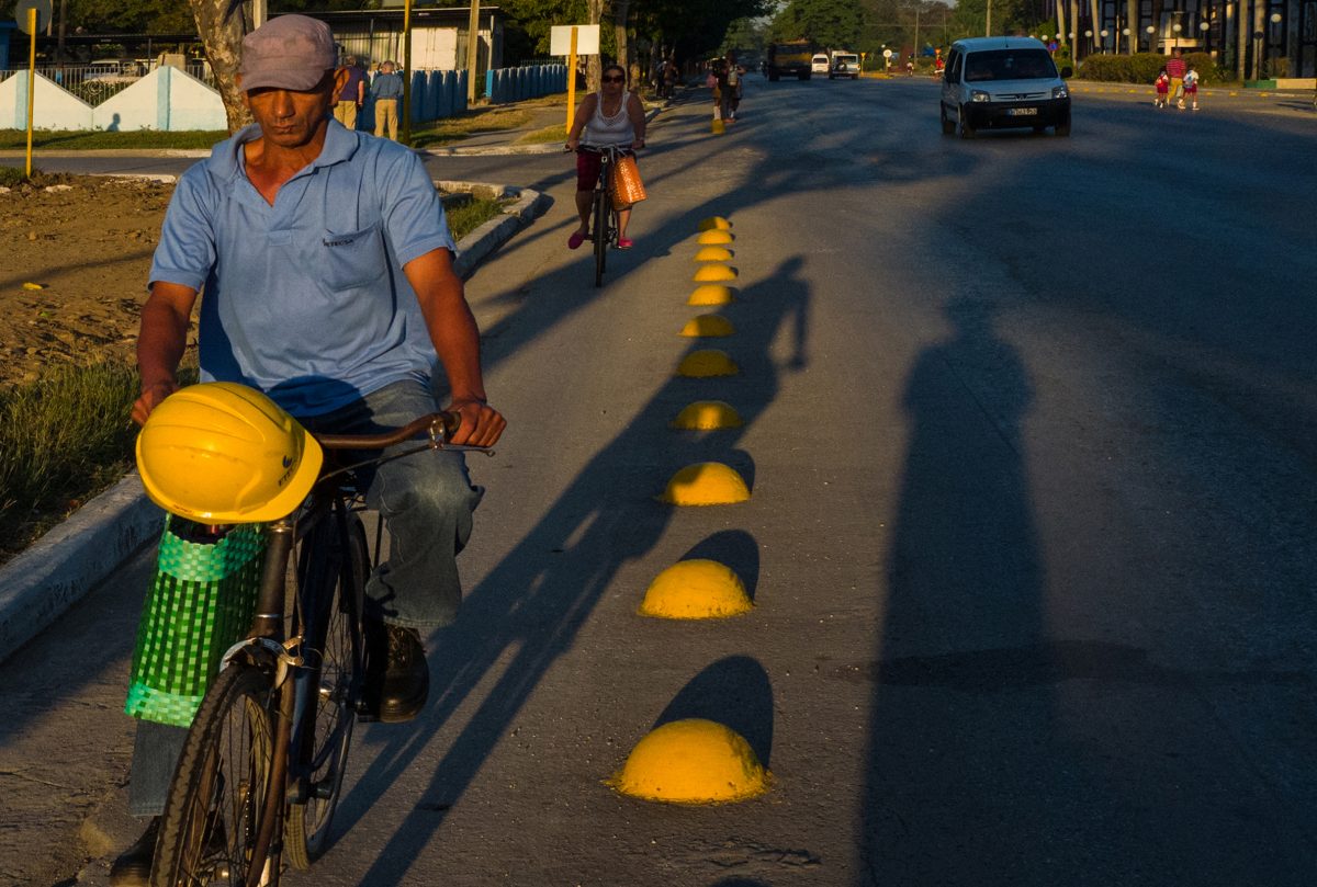 Hard Hat, Bayamo