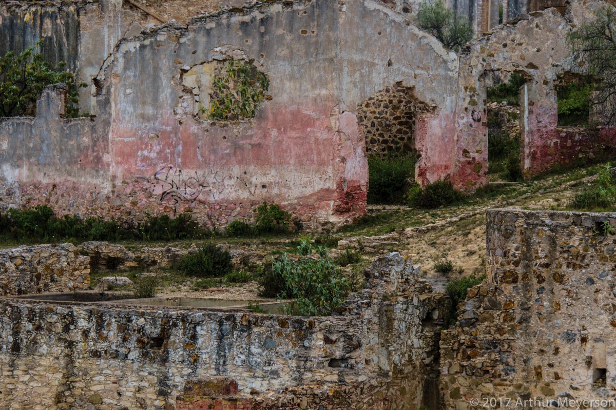 Abandoned Structure, Pozos