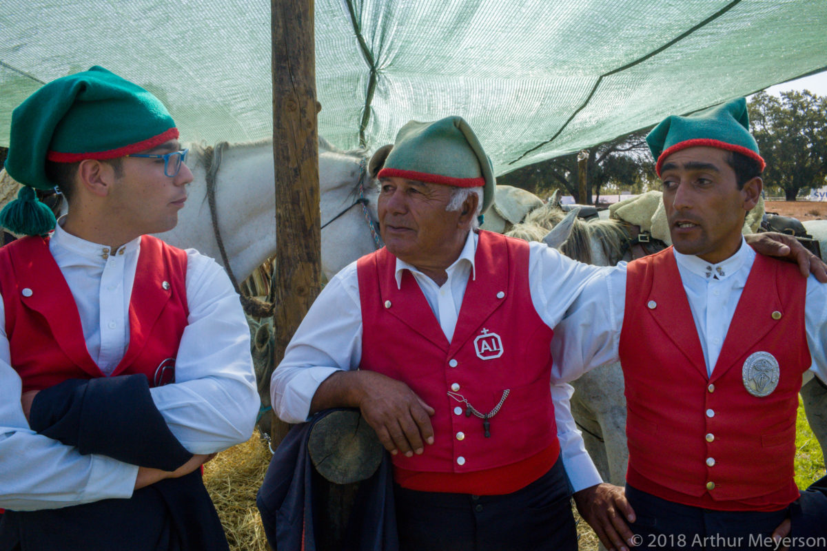 3 Men in Costume, Feiro do Campo