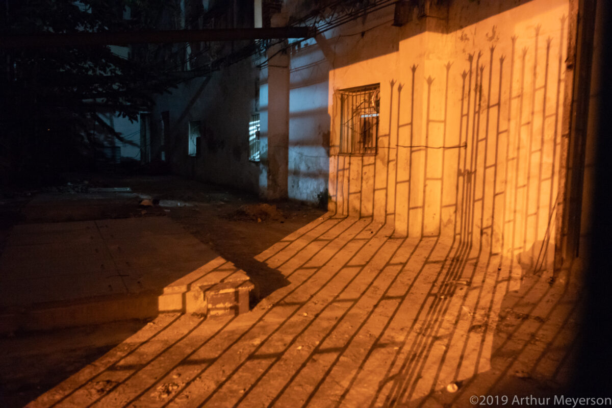 Fence Shadow, Havana